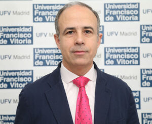 CONTACTO juan perez miranda internacional 300x245 CONTACTO Estudiar en Universidad Privada Madrid