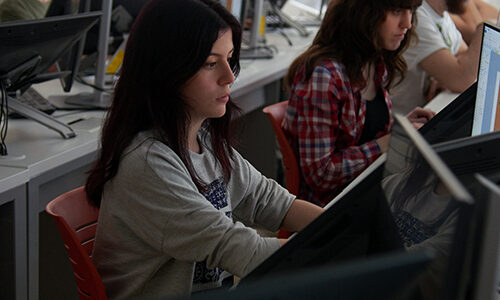 Instalaciones de la Facultad de la Comunicación videojuegos instalaciones 2 500x300 Instalaciones de la Facultad de la Comunicación Estudiar en Universidad Privada Madrid