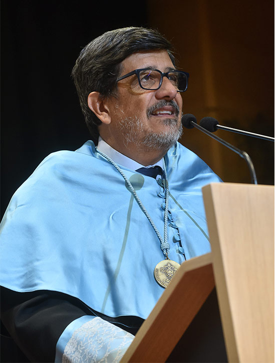 ACADEMIC YEAR 2019 2020 angel barahona acto 2019 2020 ACADEMIC YEAR 2019 2020 Estudiar en Universidad Privada Madrid