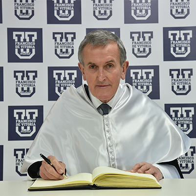 ACADEMIC YEAR 2019 2020 doctor honoris causa 02 401x401 1 ACADEMIC YEAR 2019 2020 Estudiar en Universidad Privada Madrid