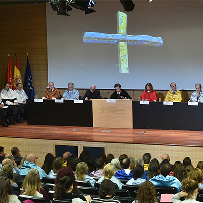 ACADEMIC YEAR 2019 2020 doctor honoris causa 04 401x401 1 ACADEMIC YEAR 2019 2020 Estudiar en Universidad Privada Madrid