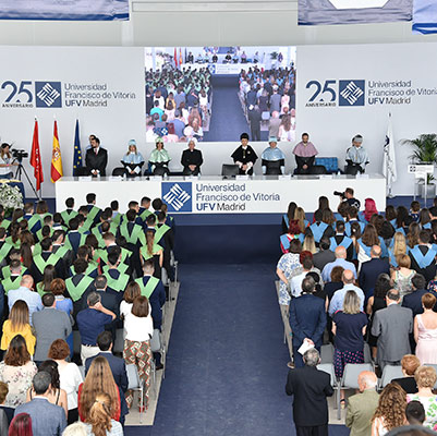 ACADEMIC YEAR 2018 2019 educacion graduacion 19 18 11 ACADEMIC YEAR 2018 2019 Estudiar en Universidad Privada Madrid