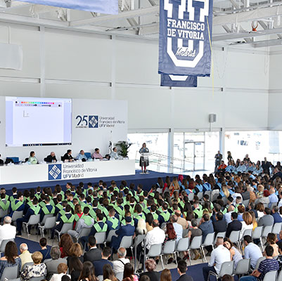 ACADEMIC YEAR 2018 2019 educacion graduacion 19 18 12 ACADEMIC YEAR 2018 2019 Estudiar en Universidad Privada Madrid