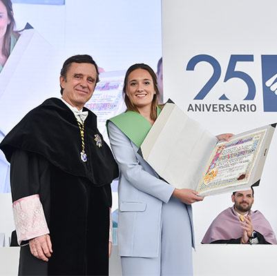 ACADEMIC YEAR 2018 2019 educacion graduacion 19 18 14 ACADEMIC YEAR 2018 2019 Estudiar en Universidad Privada Madrid