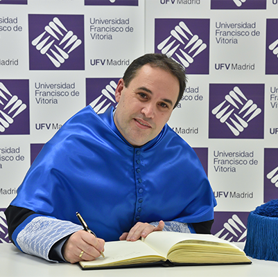 ACADEMIC YEAR 2019 2020 graduacion experimentales 15 401x400 1 ACADEMIC YEAR 2019 2020 Estudiar en Universidad Privada Madrid