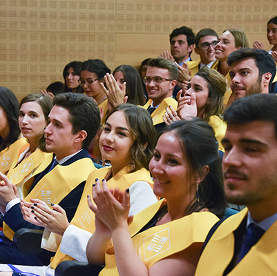 ACADEMIC YEAR 2018 2019 medicina graduacion 19 18 09 ACADEMIC YEAR 2018 2019 Estudiar en Universidad Privada Madrid