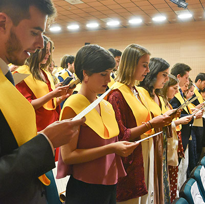 ACADEMIC YEAR 2018 2019 medicina graduacion 19 18 15 ACADEMIC YEAR 2018 2019 Estudiar en Universidad Privada Madrid