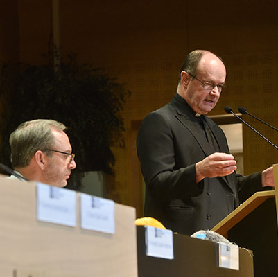 ACADEMIC YEAR 2018 2019 medicina graduacion 19 18 16 ACADEMIC YEAR 2018 2019 Estudiar en Universidad Privada Madrid