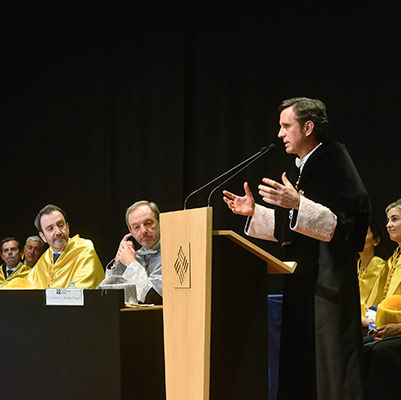 ACADEMIC YEAR 2018 2019 medicina graduacion 19 18 17 ACADEMIC YEAR 2018 2019 Estudiar en Universidad Privada Madrid