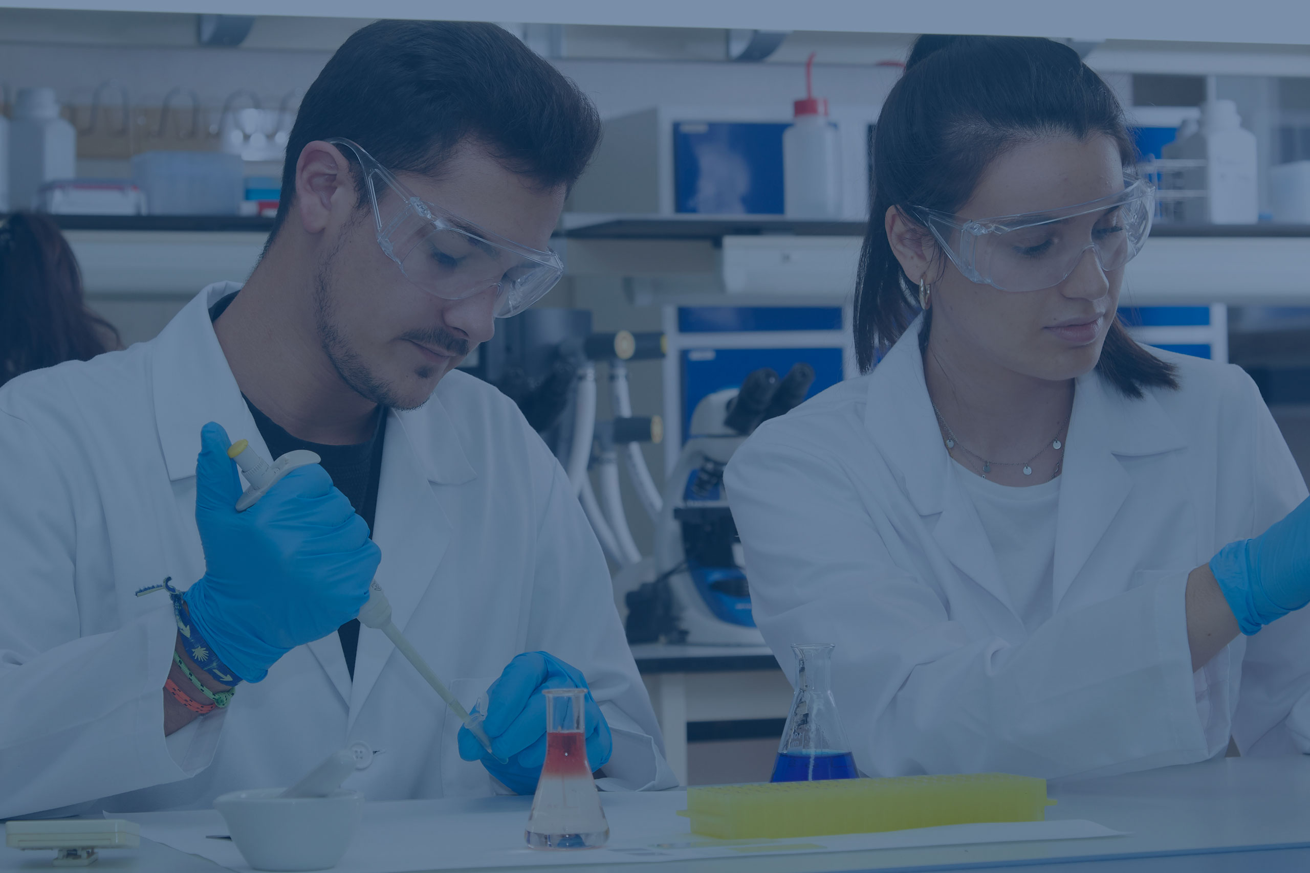 Biomedicina portada biomedicina 1440x575 copia 1 Biomedicina Estudiar en Universidad Privada Madrid