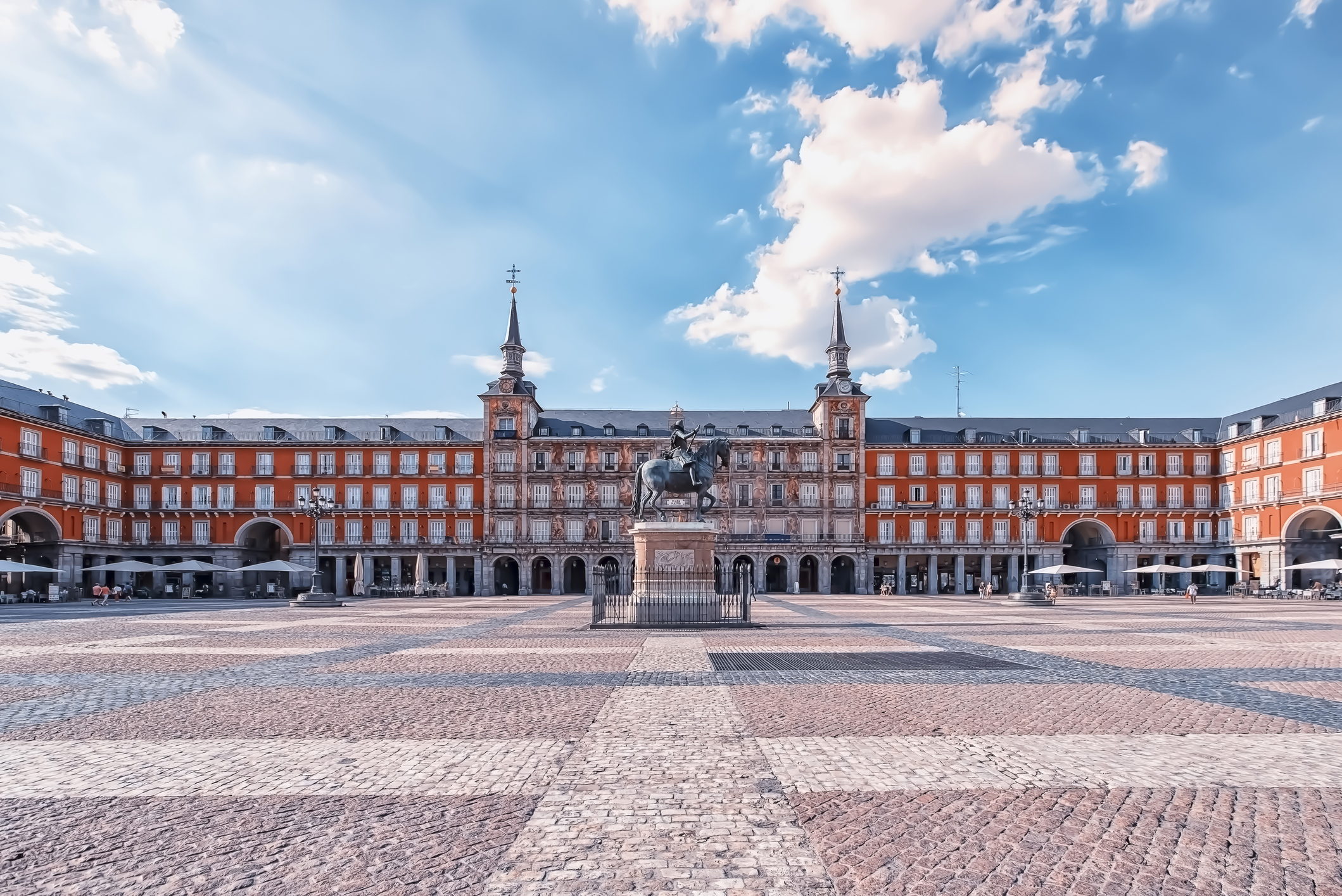 GET TO KNOW MADRID GettyImages 1317090704 GET TO KNOW MADRID Estudiar en Universidad Privada Madrid