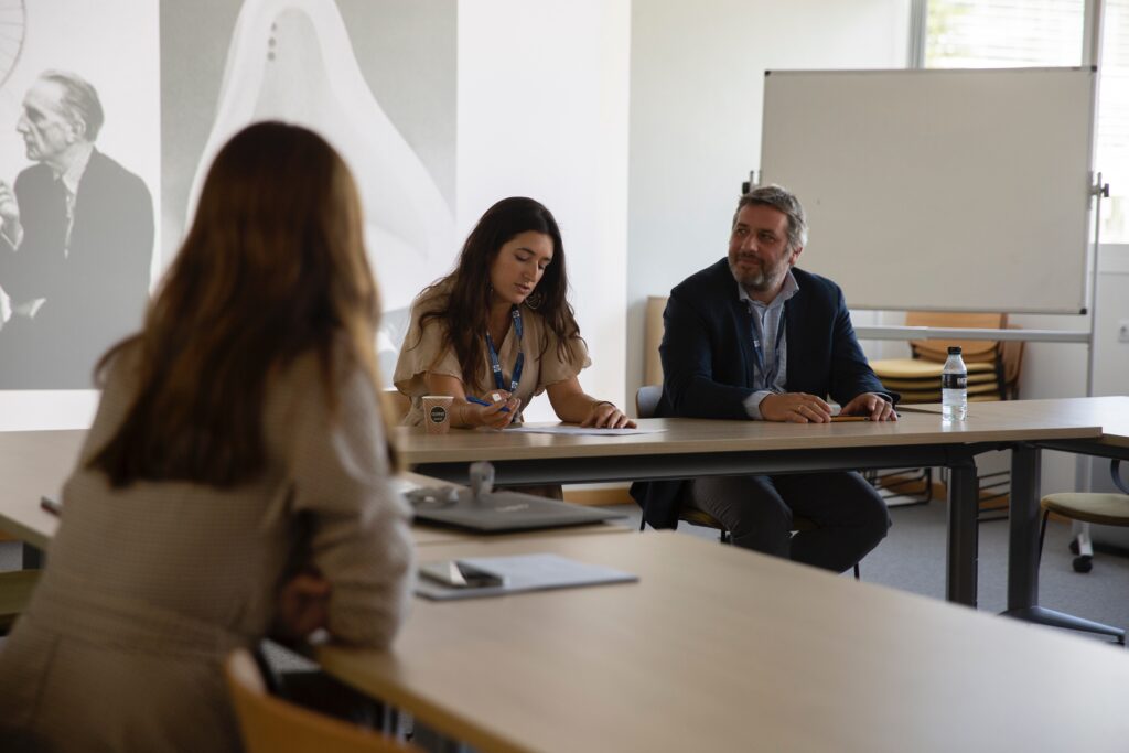 Investigación FCom Proyecto investigador Foto 1024x683 Investigación FCom Estudiar en Universidad Privada Madrid