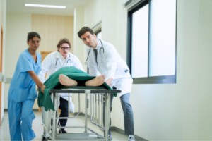 MEDICINE FACULTY RESEARCH Patologia Critica 470 300x200 MEDICINE FACULTY RESEARCH Estudiar en Universidad Privada Madrid