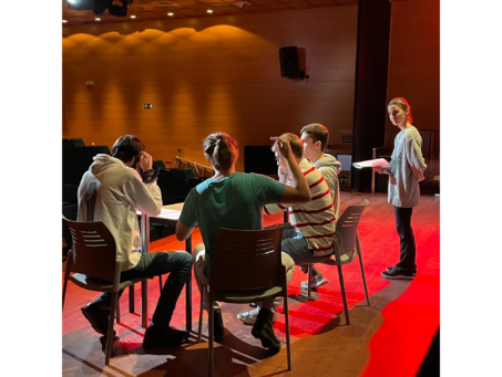 Theater Group ENSAYO LOS INTERESES CREADOS MARZO23.jpg 453x341 Theater Group Estudiar en Universidad Privada Madrid