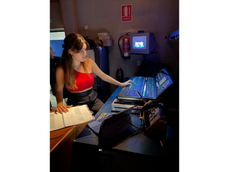 Theater Group Luces y sonido 3.jpg 453x341 Theater Group Estudiar en Universidad Privada Madrid