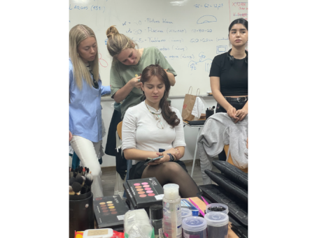 Theater Group vestuario 1.jpg 453x341 Theater Group Estudiar en Universidad Privada Madrid