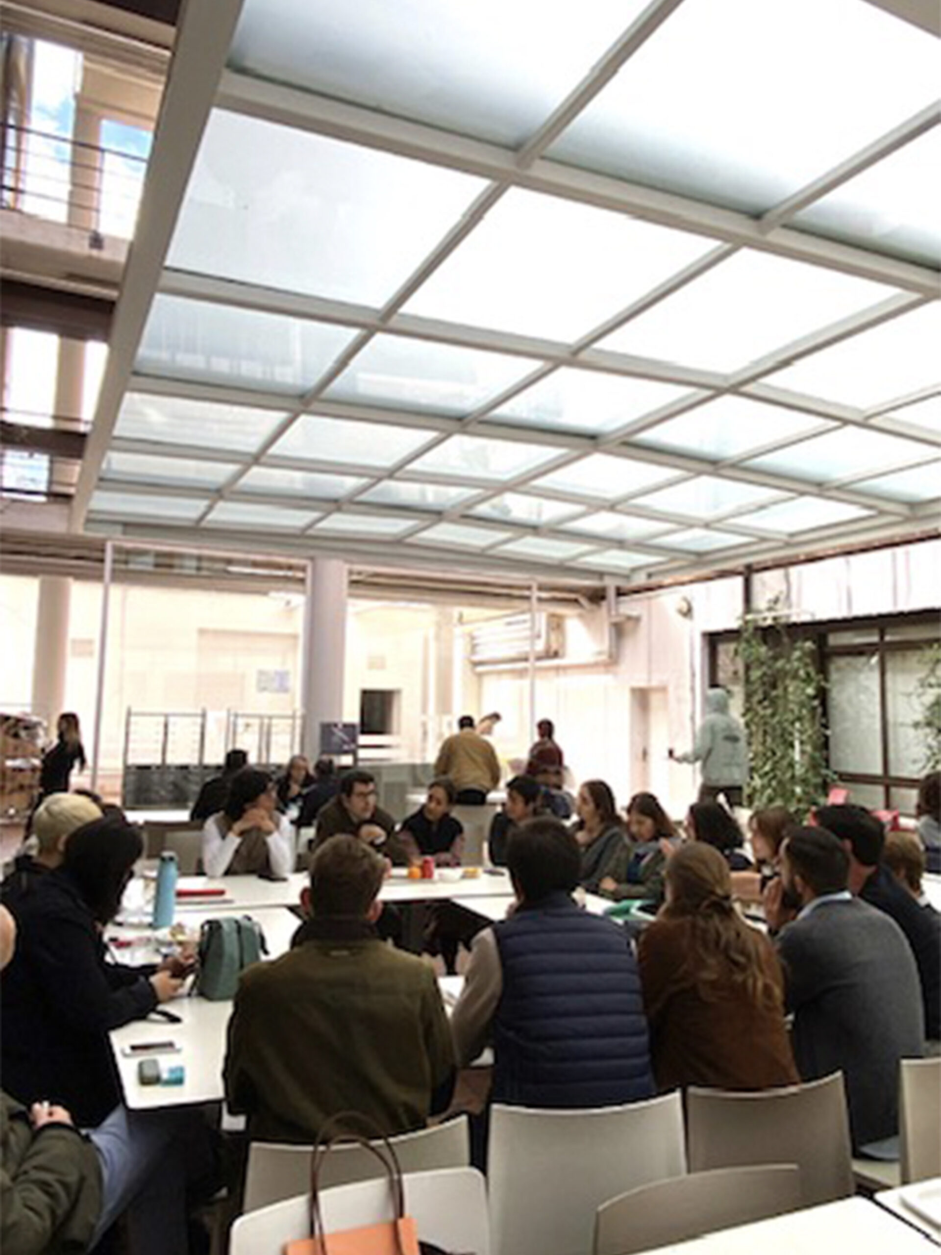 Internal Meetings 0000 Interna culpa2 scaled Internal Meetings Estudiar en Universidad Privada Madrid