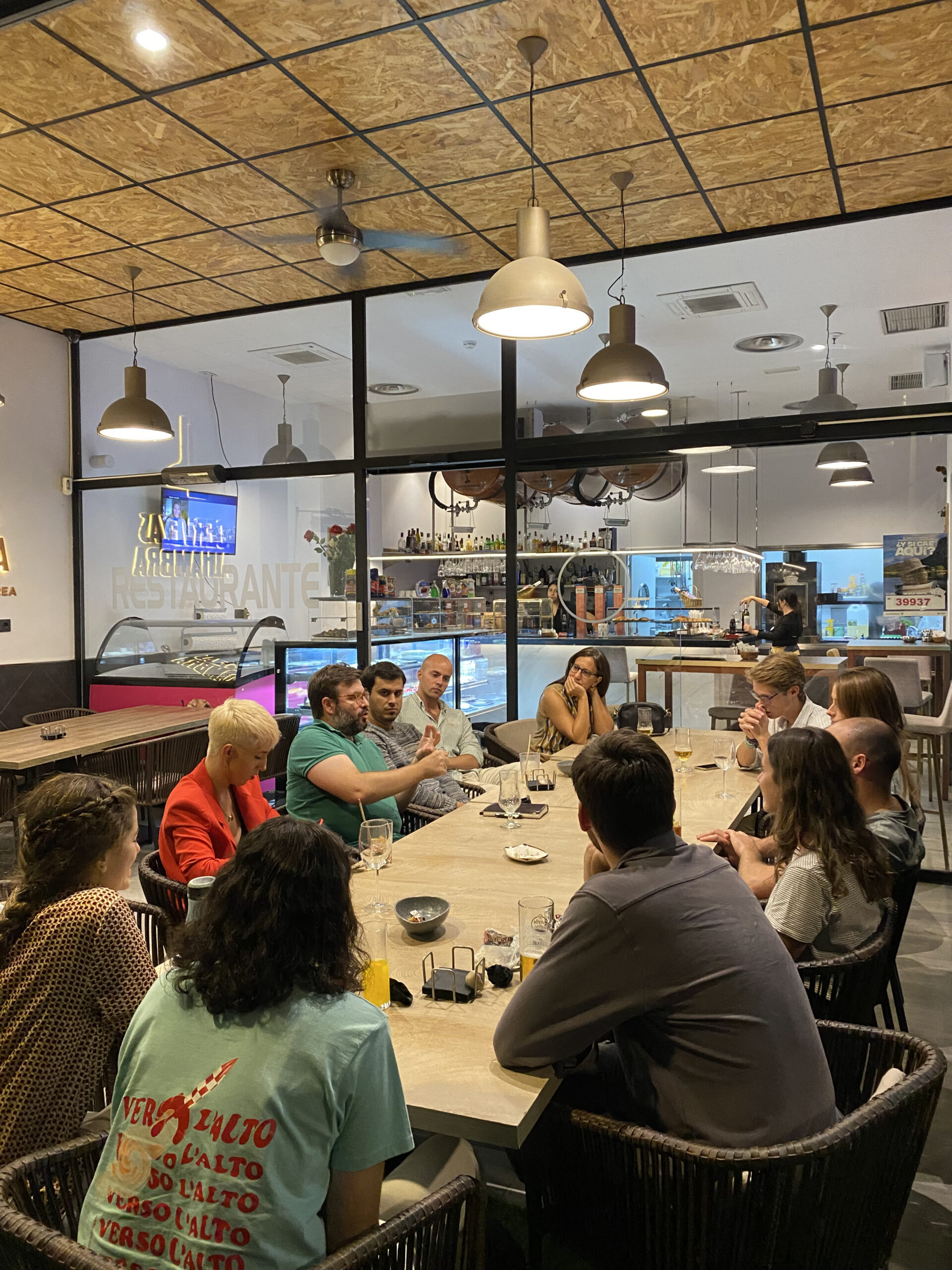 Internal Meetings 0005 Fondo scaled Internal Meetings Estudiar en Universidad Privada Madrid