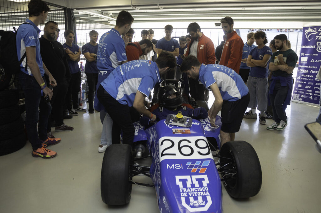 Equipo Racing Team Foto 5 Equipo Racing Team Estudiar en Universidad Privada Madrid