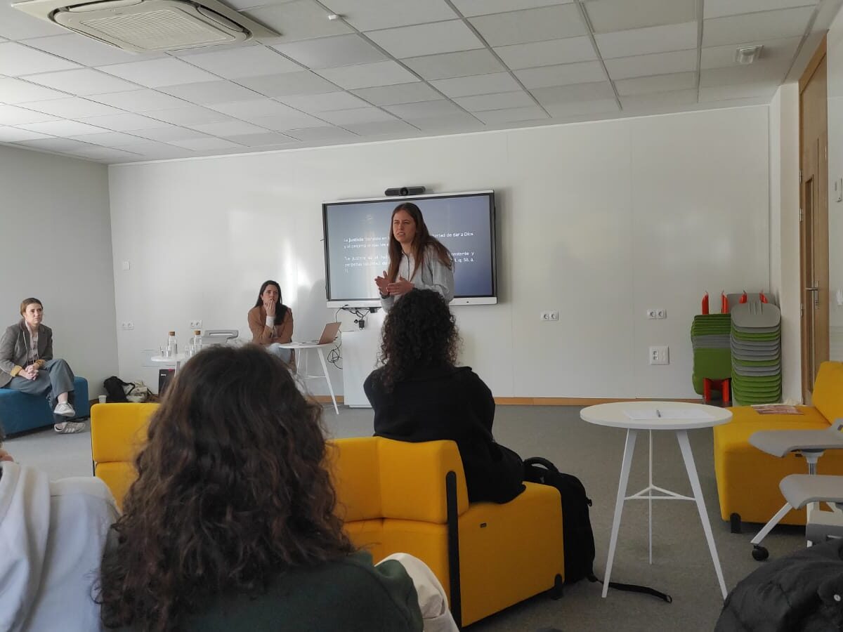 News 7483a353 d49b 43d6 94f6 862603362cde 1200x900 News Estudiar en Universidad Privada Madrid