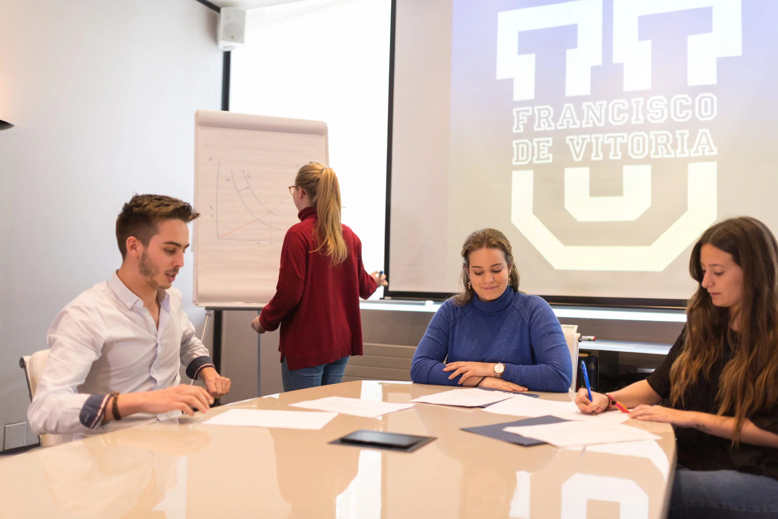 International Relations and International Business Management (bilingual) %name International Relations and International Business Management (bilingual) Estudiar en Universidad Privada Madrid