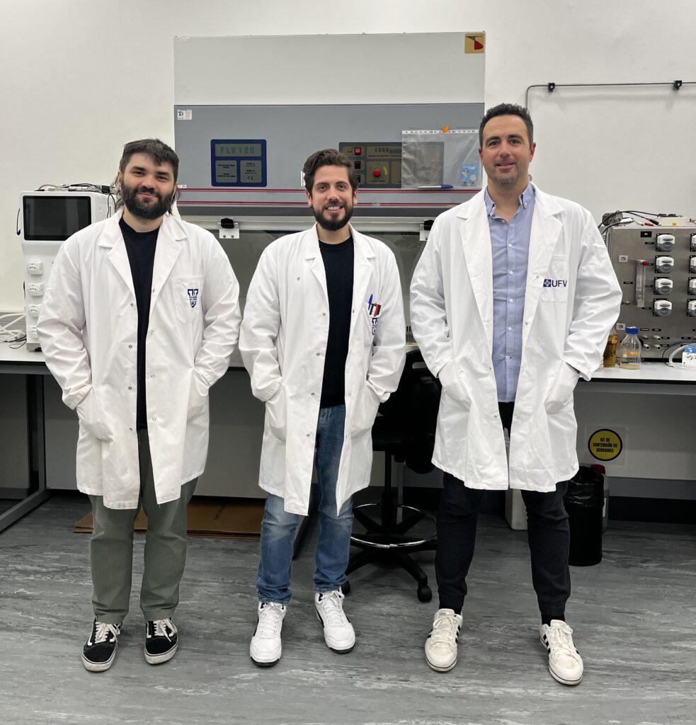ÁREA BIOTECNOLOGÍA PROCESOS QUÍMICOS SOSTENIBLES FOTO DG 02 13 14.43.44 1 983x1024 ÁREA BIOTECNOLOGÍA PROCESOS QUÍMICOS SOSTENIBLES Estudiar en Universidad Privada Madrid
