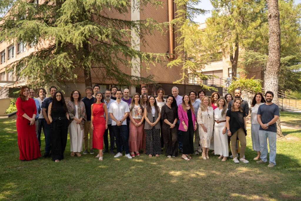 FCom Organizational Chart DSC5091 1024x683 FCom Organizational Chart Estudiar en Universidad Privada Madrid