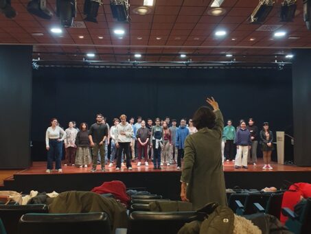 Grupo de teatro 20241113 124457 scaled 453x341 Grupo de teatro Estudiar en Universidad Privada Madrid