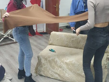 Grupo de teatro 20250129 140236 scaled 453x341 Grupo de teatro Estudiar en Universidad Privada Madrid