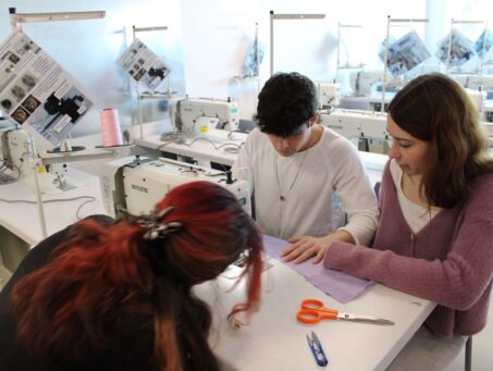 Grupo de teatro IMG 1666 compr 453x341 Grupo de teatro Estudiar en Universidad Privada Madrid